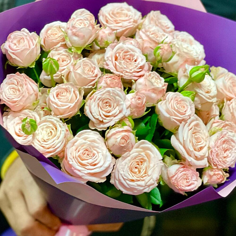Пионовидные кустовые розы в упаковке - Фото 4