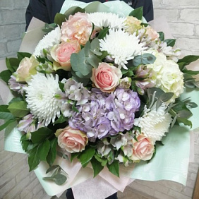 Букет макси из роз, гортензий и хризантем