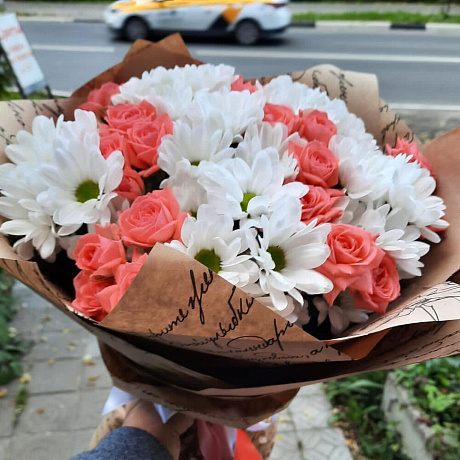 Букет с кустовой розой барбадос «Дележанс» - Фото 4