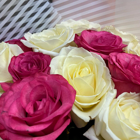 Букет бело-розовых роз - Фото 3