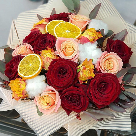 зимний букет из роз, хлопка с апельсиновыми дольками - Фото 3