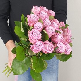 Букет из 21 сиреневой розы