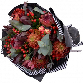 Букет "Экзотический" с протеями, нутансами и леукадендроном