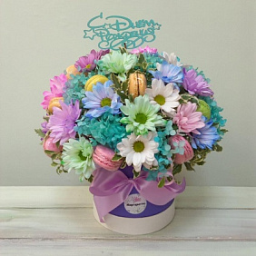 Гортензия и макарунс в коробке