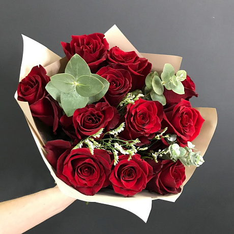 Букет из 11 роз и эвкалипта - Фото 3