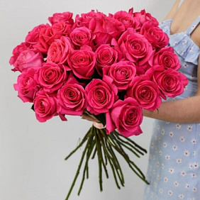 25 ароматных роз 70 см