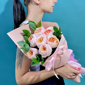 Букет цветов "7 Джульетт"