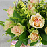 Композиция из зелено-розовой розы 15 шт солидаго в корзине - Фото 2