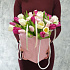 Бело-фиолетовые тюльпаны в коробочке с лентами - Фото 1