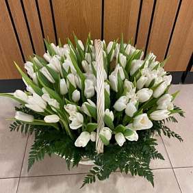 Корзина с тюльпанами №161