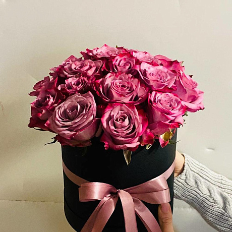 Фиолетовые розы в шляпной коробке - Фото 3