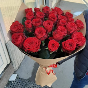 25 красных Роз 80 см