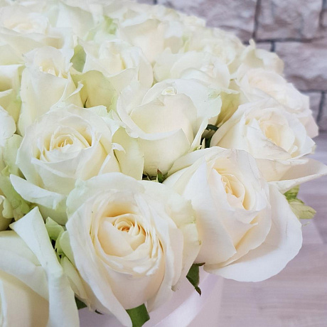 Коробка из 19 белых роз - Фото 6