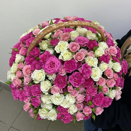 Корзина из кустовых роз микс - Фото 2