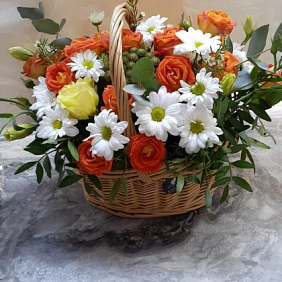 Корзина с цветами №355