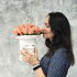 Шляпная коробка из коралловых роз с тишью Влюбленность - Фото 5
