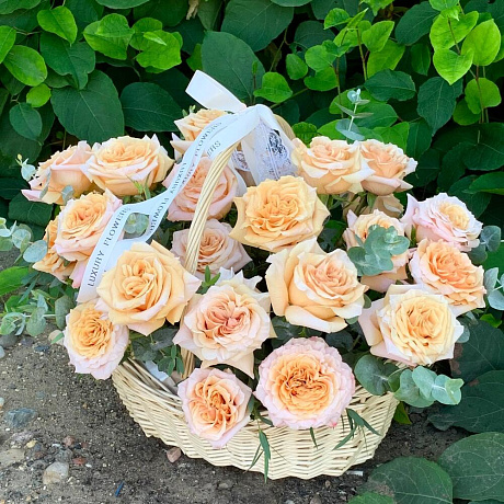 Корзина с цветами Luxury Flowers Розы и Эвкалипт - Фото 3