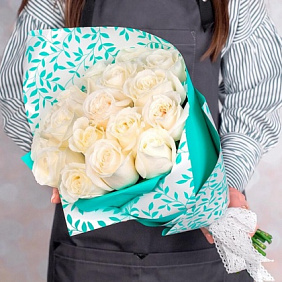 Букет из 17 роз сорта Эквадор