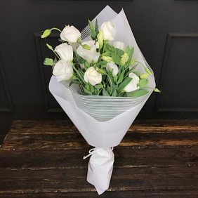 Букет белоснежной эустомы