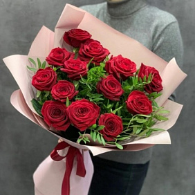 13 красных роз