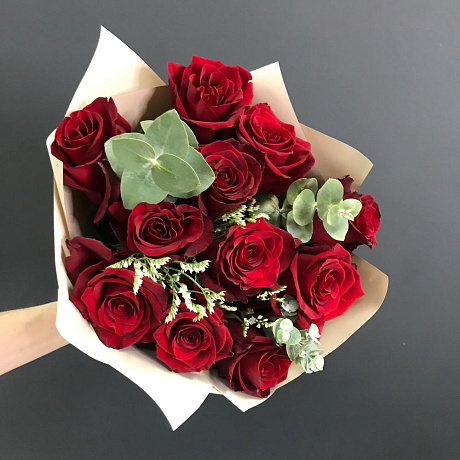 Букет из 11 роз и эвкалипта - Фото 4