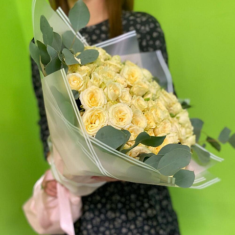 Букет из 51 кремовых кустовых роз - Фото 2