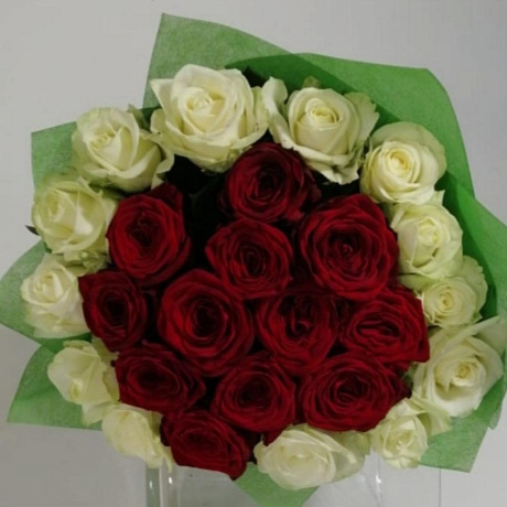 Букет из роз красное в белом - Фото 4
