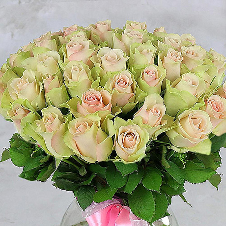 Букет из 51 зелено-розовой розы - Фото 3