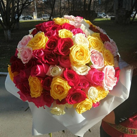 101 роза в упаковке №163