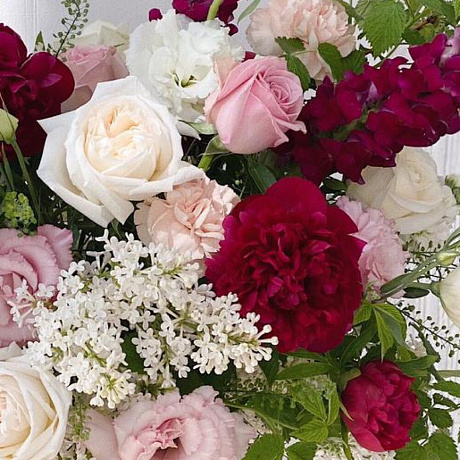 Цветочная композиция в шляпной коробке - Фото 2