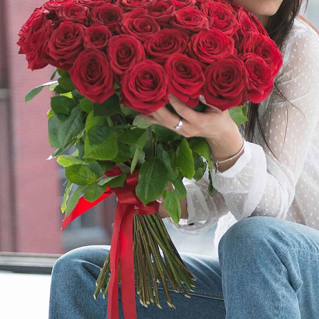 Букет из красных роз Ред Наоми 35 шт - Фото 5