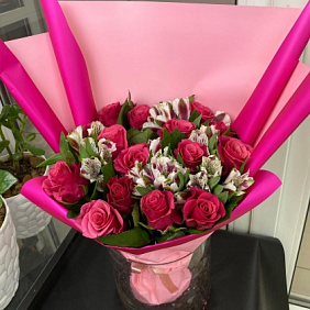 Букет цветов "Вишневый сироп"