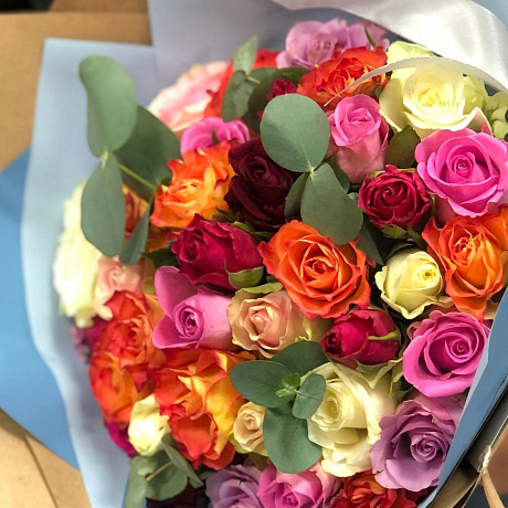Разноцветные розочки с эвкалиптом - Фото 5