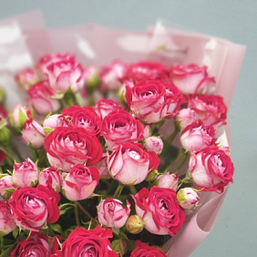 Букет Кокетка из 25 кустовых роз