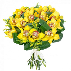 Желтый букет из орхидей, солидаго и краспедии