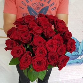 Букет  из 29 алых роз