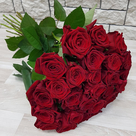 Букет  из 29 алых роз - Фото 3