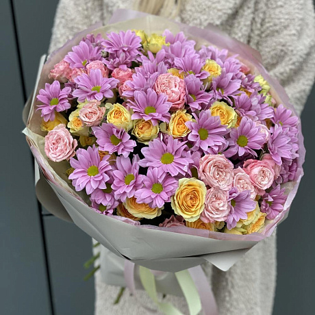 Букет Мартовское солнце из роз и хризантемы - Фото 2