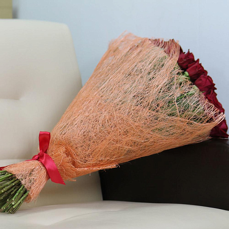 51 красная роза 60 см в сизали - Фото 4