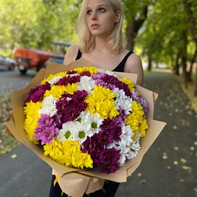 Букет 23 Очень свежие хризантемы кустовые микс «Любимая»