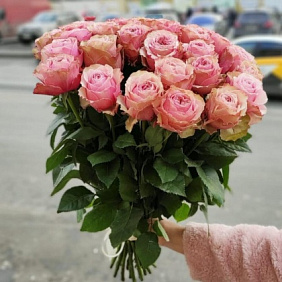 Пионовидные розы букет
