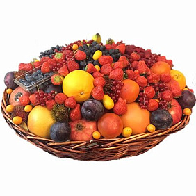 Большая корзина ягод и фруктов Сладкая жизнь