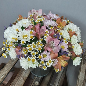 Букет цветов "Полевой сюрприз"