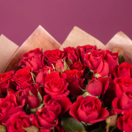 Букет из 19 красных кустовых роз - Фото 3