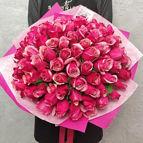Букет из 51 малиновой розы Кения