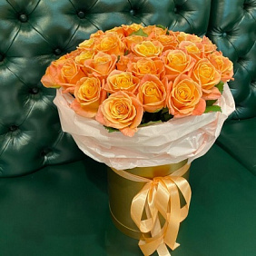 Коробка с 49 розами