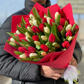 Букет цветов "На 8 Марта"