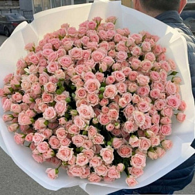 Букет кустовых роз Лидия