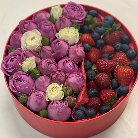 Коробка с цветами и ягодами - Фото 4