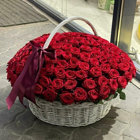 Корзина с розами №175
